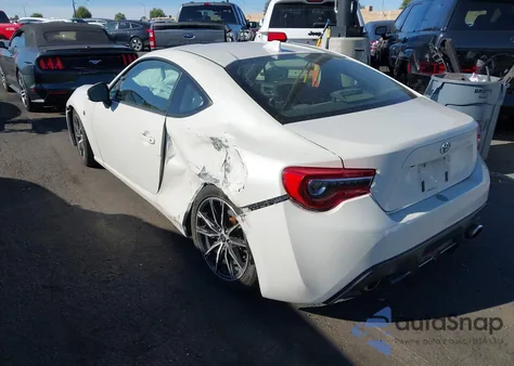 2017 Toyota 86 from USA, damaged, VIN JF1ZNAA14H8701908